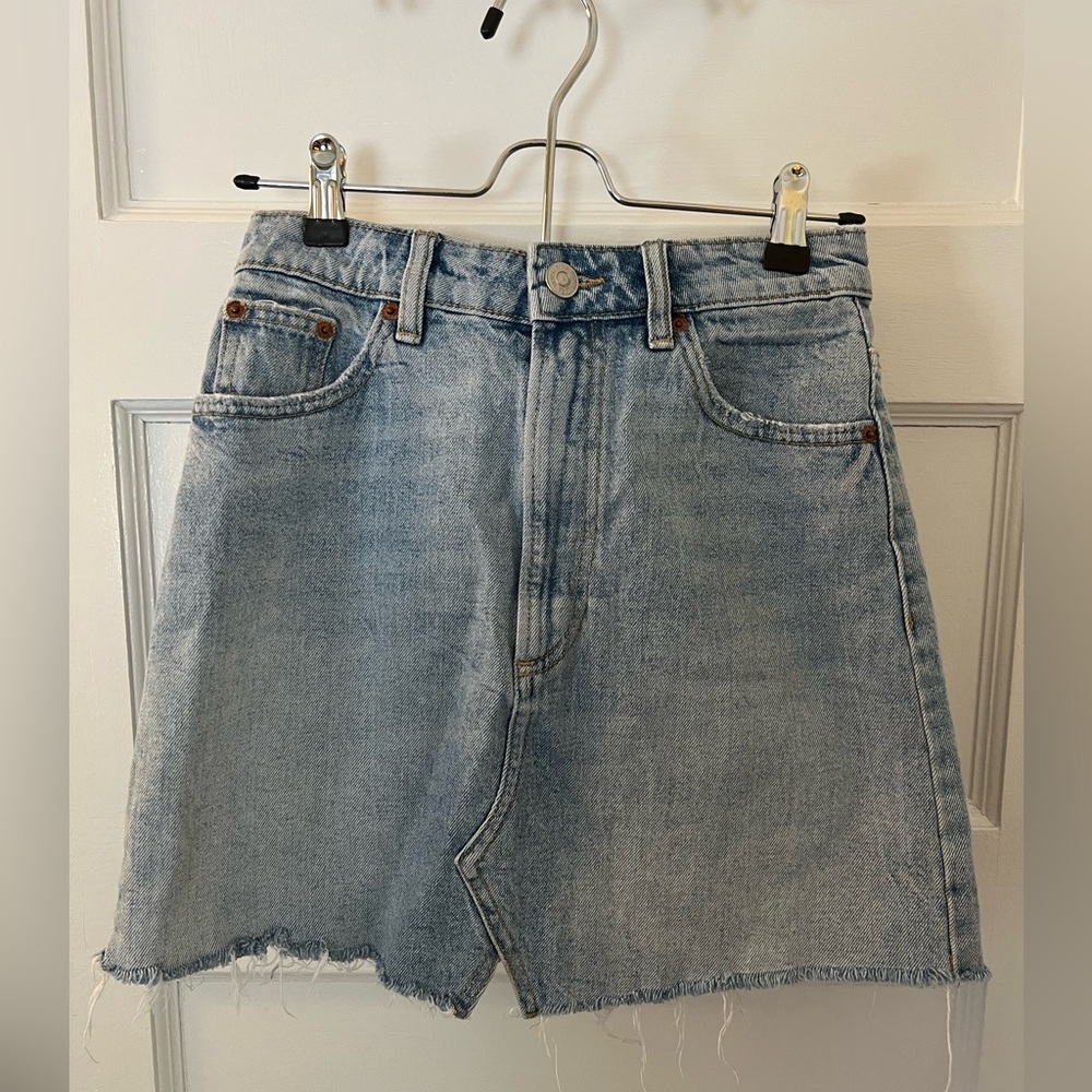 LAST CHANCE! Zara High-waisted denim skirt